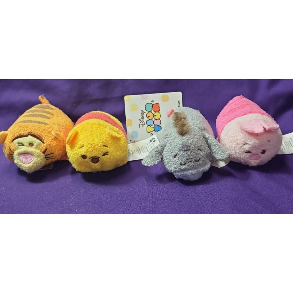 Disney Tsum Tsum Winnie the Pooh Mini Plush Expressions Lot of 4 winking